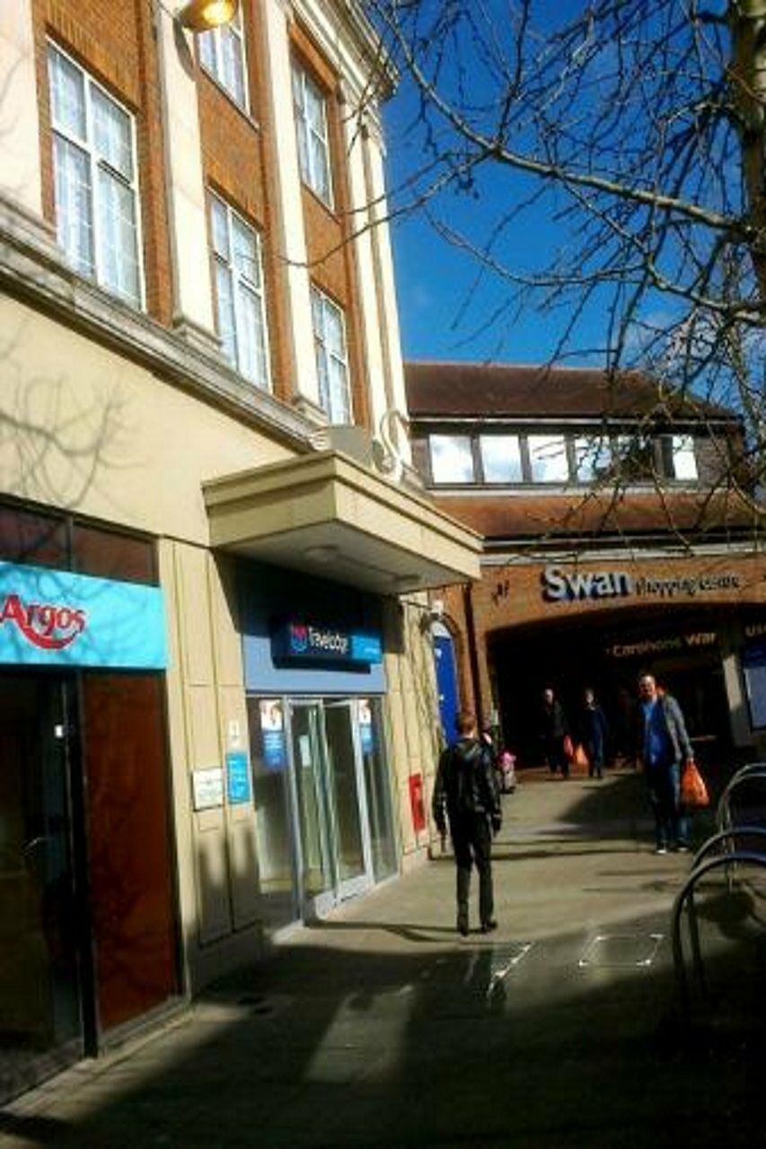 Travelodge Leatherhead Exterior photo