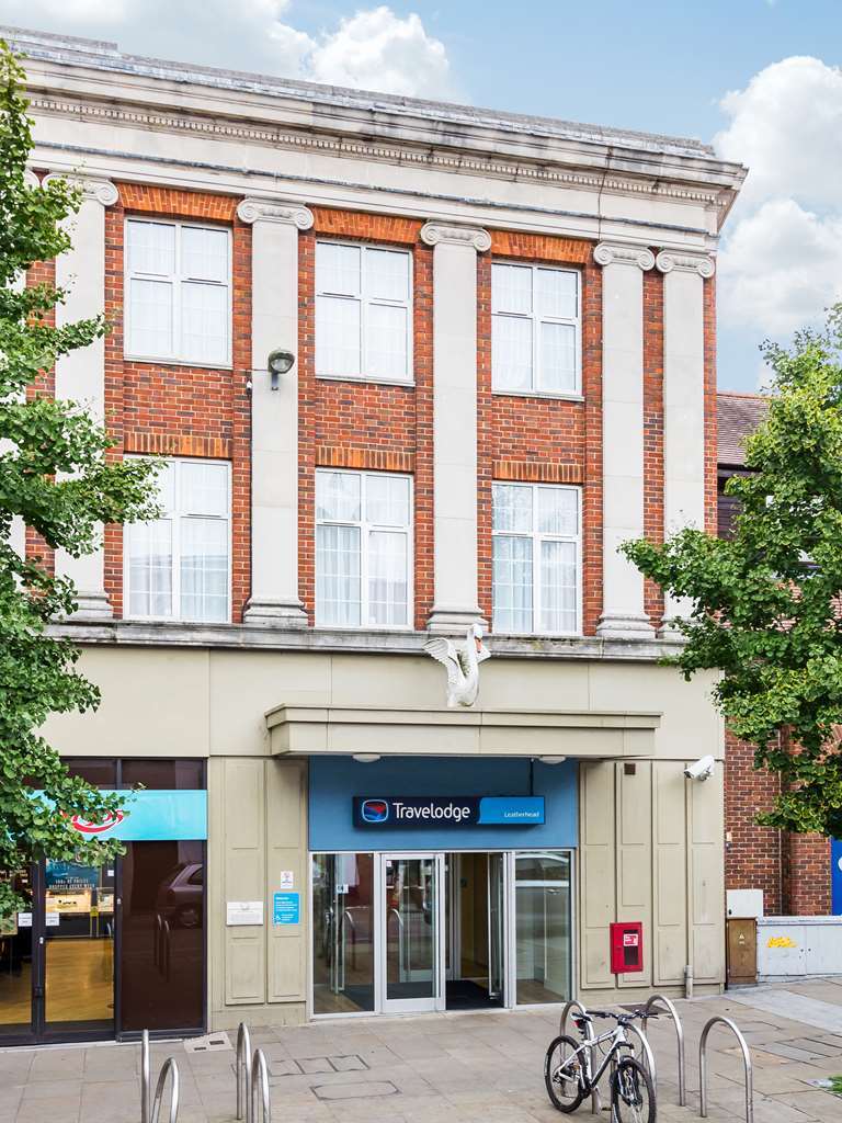 Travelodge Leatherhead Exterior photo